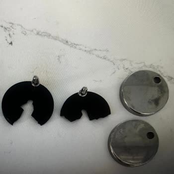 Creavit Duck Mat Siyah Klozet Kapağı Menteşesi Kırıldı. Acil Yardım.