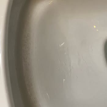 Bien Seramik Klozet Takımı Üzerinde Siyah Çizikler Sorunu