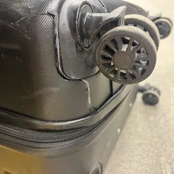 My Luggage Damaged on Aegean Airlines Flight - No Resolution from Airline