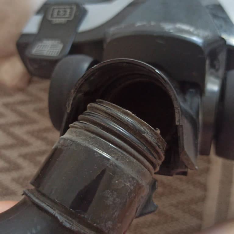 Rowenta Elektrikli Süpürge Emici Başlığı Kırıldı!