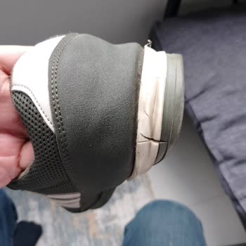 Liger Ayakkabı Erkek Spor Yürüyüş Ayakkabısı Topuk Kısmında Yırtıldı!