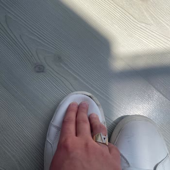 Tommy Hilfiger Ürünün Arkasında Değil