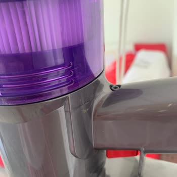 Dyson V8 Dik Süpürge