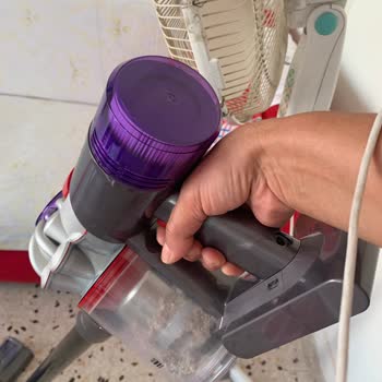 Dyson V8 Dik Süpürge