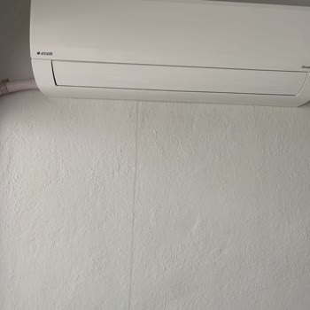 Arçelik 18000BTU Ekolojik İnverter Klima Su Akıtıyor