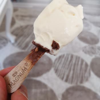 Magnum Mini Badem Kum Hissi
