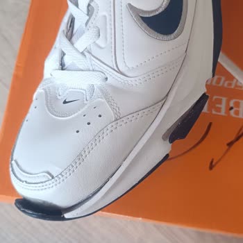 FLO Ayakkabı Mağazasının Sattığı Ürünün Arkasında Durmaması