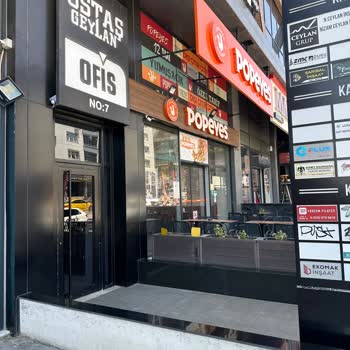 Popeyes Tarihi Geçen Gıdaları Müşterilere Vermesi