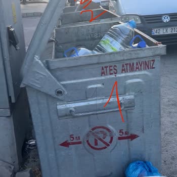 Selçuklu Belediyesi (Konya) Çöp Kutusu Şikayeti Kaldırım Kapandı