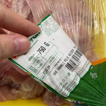 Hastavuk Onur Market Tavuğu Tarihi Geçmemesine Rağmen Kokmuş Morarmış