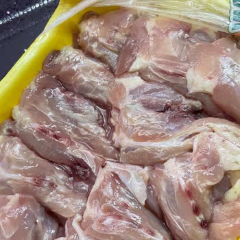 Hastavuk Onur Market Tavuğu Tarihi Geçmemesine Rağmen Kokmuş Morarmış