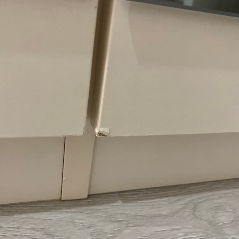 Kelebek Mobilya Teslimat Sırasında Deforme Olan Kapak