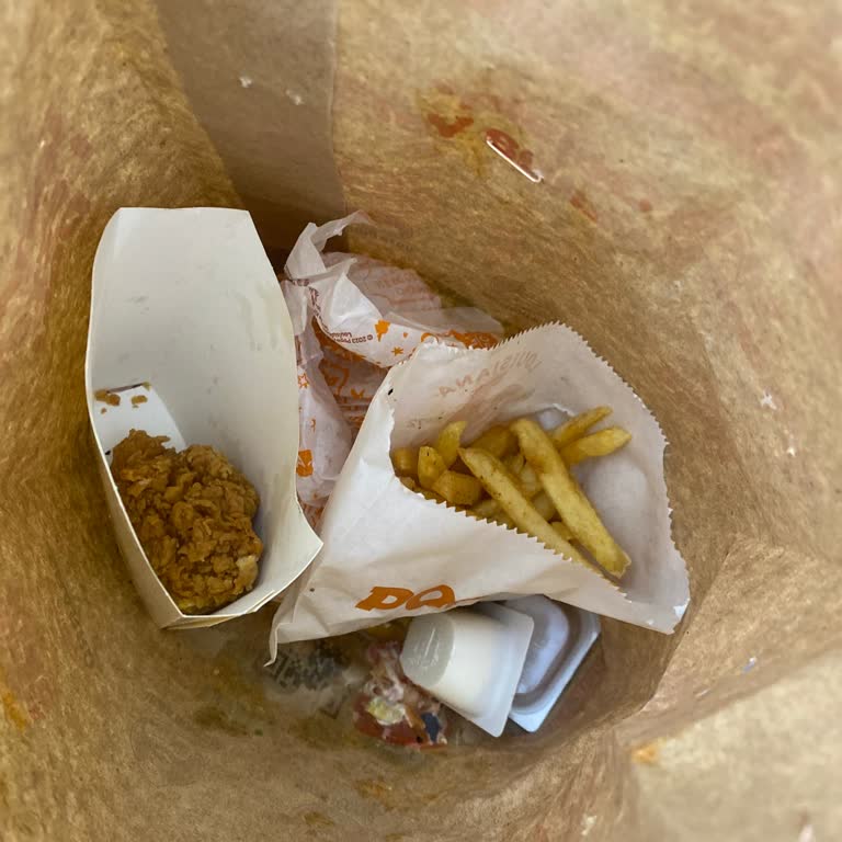 Tuna Life Popeyes Yemek Şikayeti