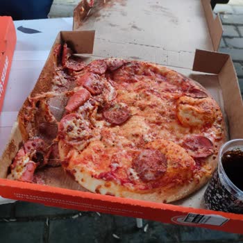 Little Caesars Pizza Sunumunda Sorun Ve Geç Gelmesi