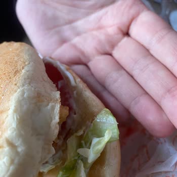Popeyes Yemekten Kıl Çıktı!