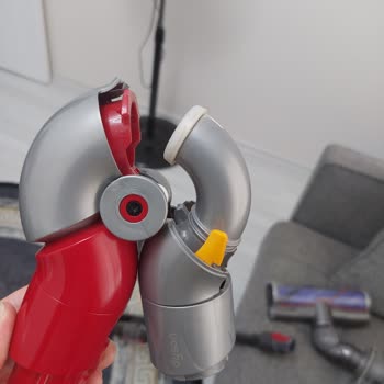 Dyson V12 İlgisiz Müşteri Hizmetleri