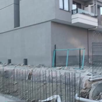 Görükle'de Sokak Ortasında Tuvalet!