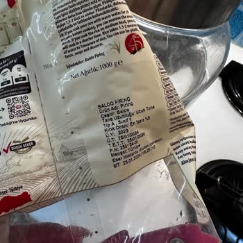 Tat Baldo Pirinç Böcekli Çıktı!