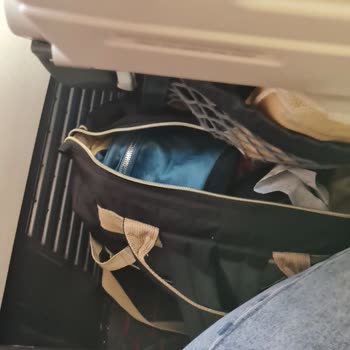 AJet (Anadolu Jet) Premium Bilet Alıp Dar Koltukta Seyahat Etmek