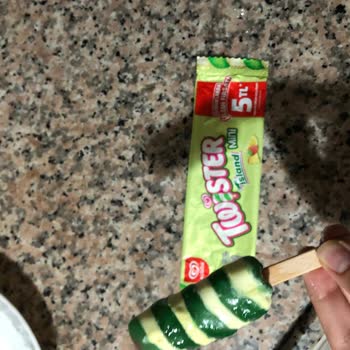 Algida Twister Mini Dondurmanın Jöleleşmiş Ve Acılaşmış Kısımları