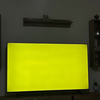 Grundig Televizyonda Renklerde Solukluk Ve Siyah Lekeler