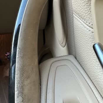 BMW 3.20 2016 Model Araçta Kapı Kolu Deformasyonu