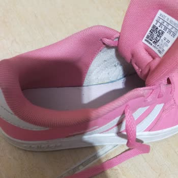 Adidas Kızımın Ayakları Yara Oldu