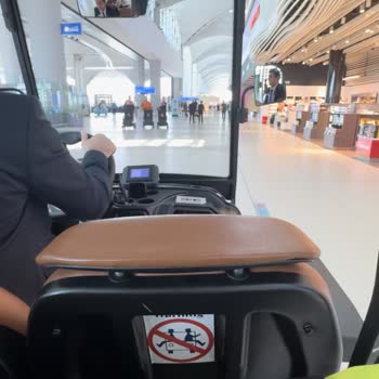 Iga Buggy, Refakatçimi Bos Yere Ödeme Yapmadı Diye Yanıma Almadı