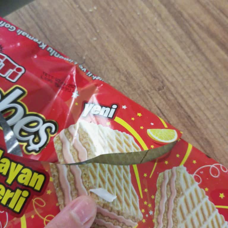 Eti Gıda Hoşbeş'ten Sivri Plastik Boru Parçası Çıkması!