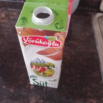 Yörükoğlu Markasının Sütünün İçindeki Beyaz Tortular