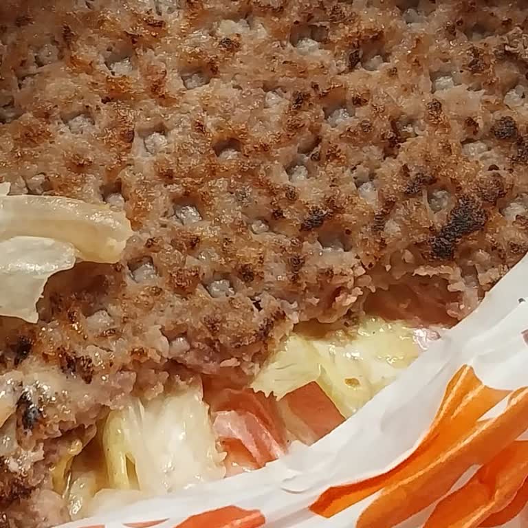 Burger King'de Pişmemiş Et, Büyük Hayal Kırıklığı Oldu.