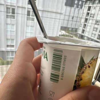 Danone Activia İçinden İp Çıktı