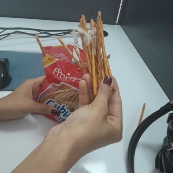 Ülker Tuzlu Çubuk Krakerde Hijyen Sorunu