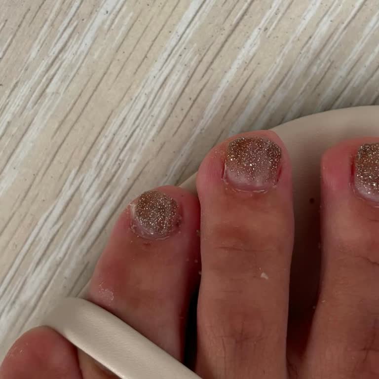 Şulemsi Güzellik Ve Zayıflama Merkezi Şulemsi Bahçeşehir Kötü Pedikür Kalıcı Oje