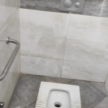 Dokuz Eylül Üniversite Hastanesi Tuvaletleri Ya Da Başka Bir Şeysi.