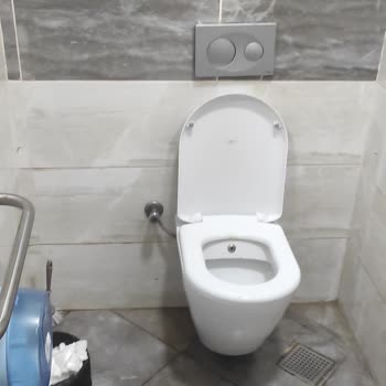 Dokuz Eylül Üniversite Hastanesi Tuvaletleri Ya Da Başka Bir Şeysi.
