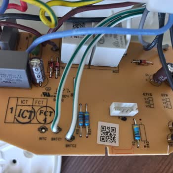 Tefal, Buhar Kazanlı Ütünün Elektronik Kartı Bulunmuyor
