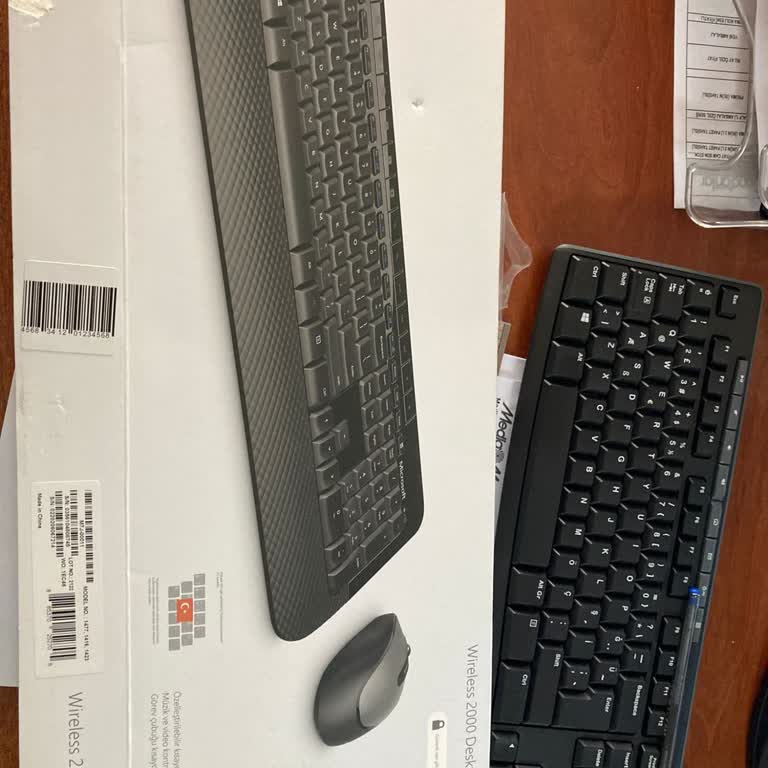 Media Markt / Microsoft Wireless 2000 Desktop Klavye Mouse Seti