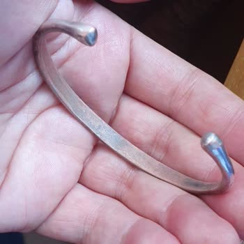 Dolap Uygulamasında Replika Ürün Gümüş Diye Satılıyor Yanıltıcı Başlık