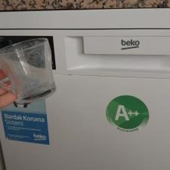 Beko Bulaşık Makinesi, Seramik Ve Camların Çizilmesi, Puslu Görüntü