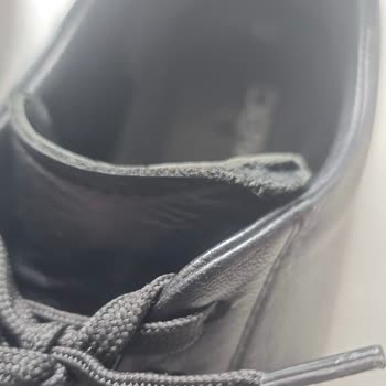 Derimod Sattığı Ürüne Sahip Çıkmıyor