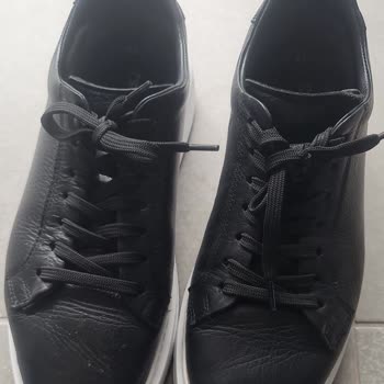 Derimod Sattığı Ürüne Sahip Çıkmıyor