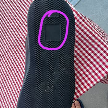 Derimod Sattığı Ürüne Sahip Çıkmıyor