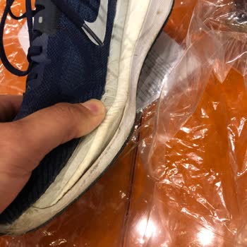 Nike / Barçın Akbatı AVM Mağazası- 1 Ayda Tabanı Açılan Ayakkabı