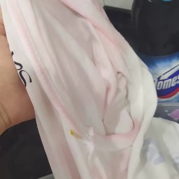 Domestos Çamaşır Suyu Nedeniyle Pembeleşen Beyaz Ürünler