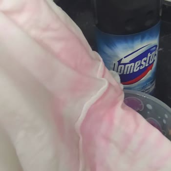 Domestos Çamaşır Suyu Nedeniyle Pembeleşen Beyaz Ürünler