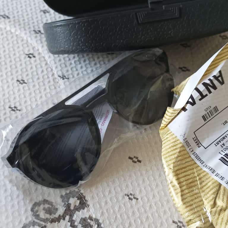 Nikolagozluk Kırık Gözlük Ve İletişim Sorunu