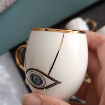 Ara Porselen Den Şikayetim Var.