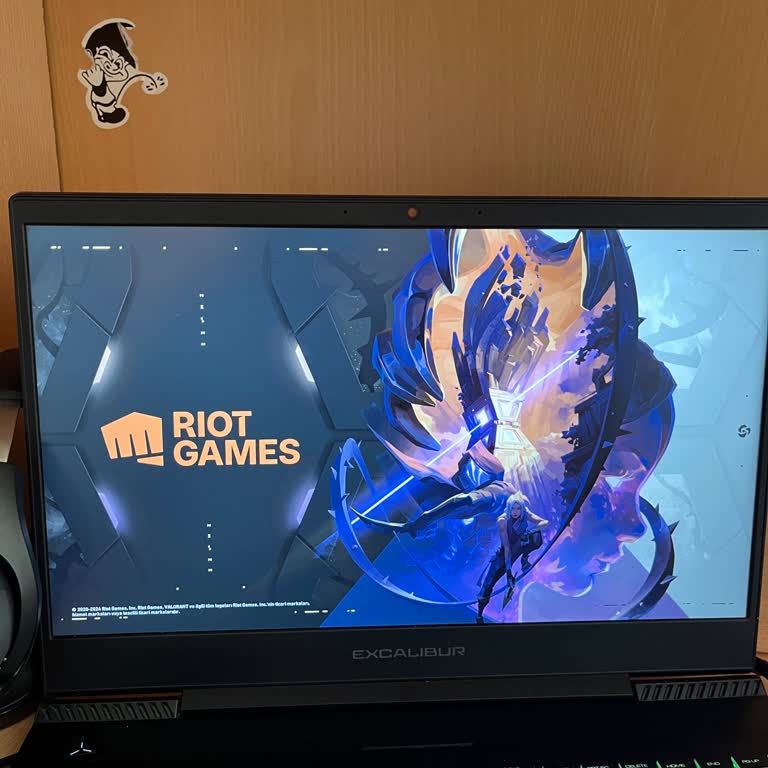 Valorant Oyundan Atıyor Yardım