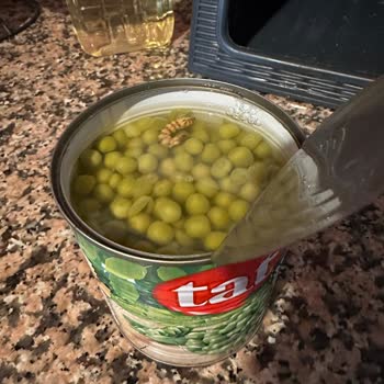 Tat Gıda Konserve Bezelyeden Ölmüş Böcek Çıktı